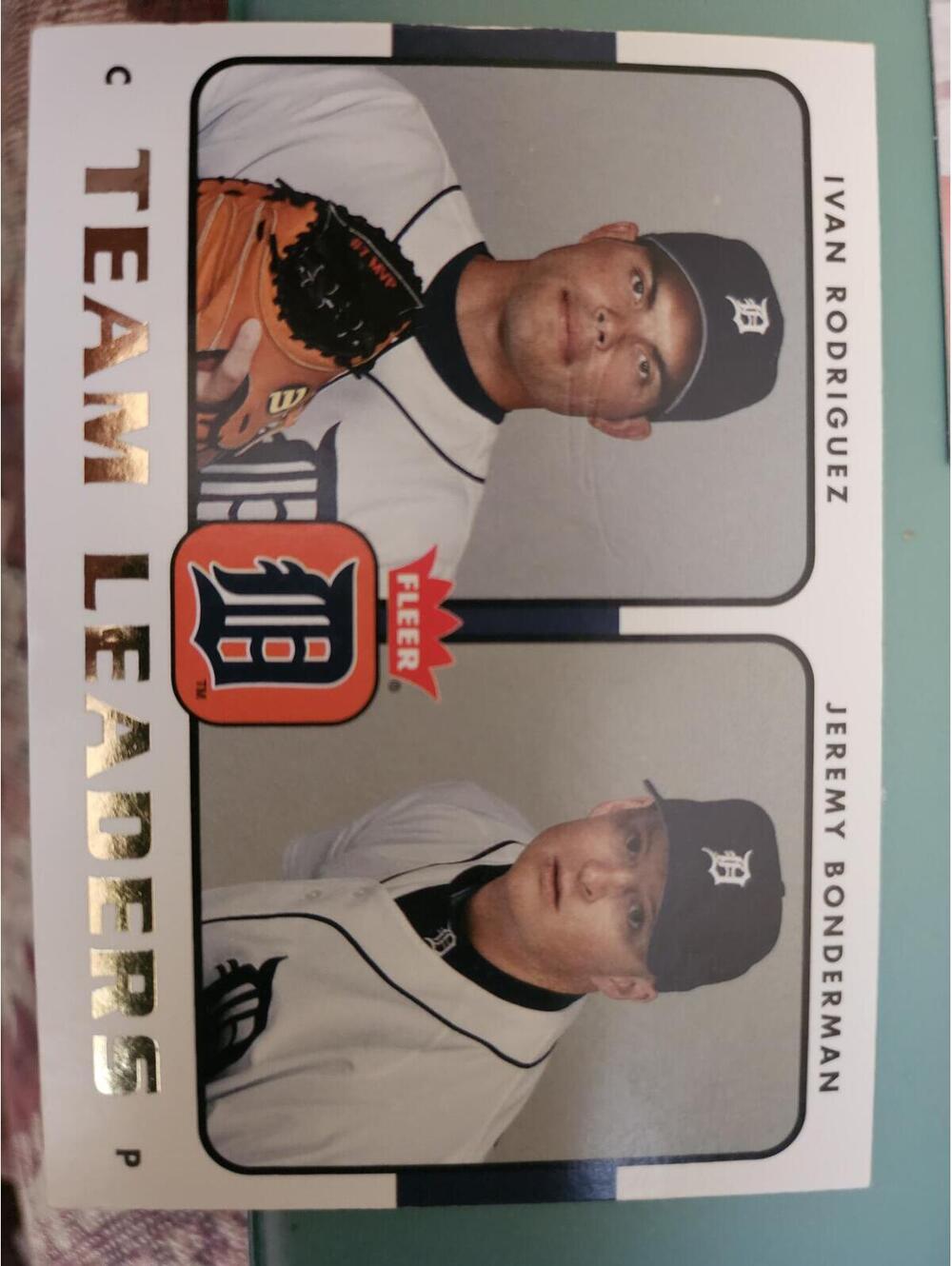 2006 Fleer Team Leaders #TL10 Ivan Rodriguez (HOF) /J.Bonderman